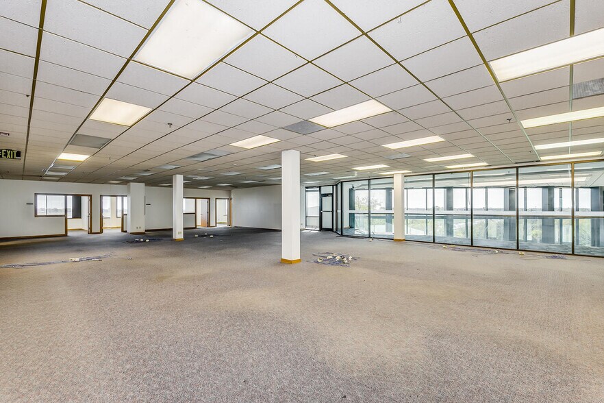 More Photos Of 101 S Webb Rd, Wichita Medical For Sale