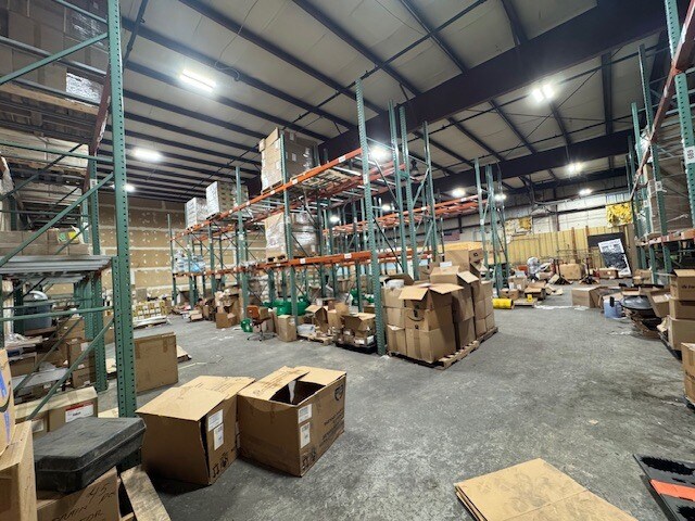 Primary Photo Of 388 South Ave, Staten Island Service For Lease