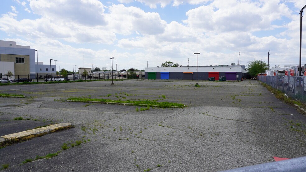 Primary Photo Of 229 Broadhollow Rd, Farmingdale Manufacturing For Sale