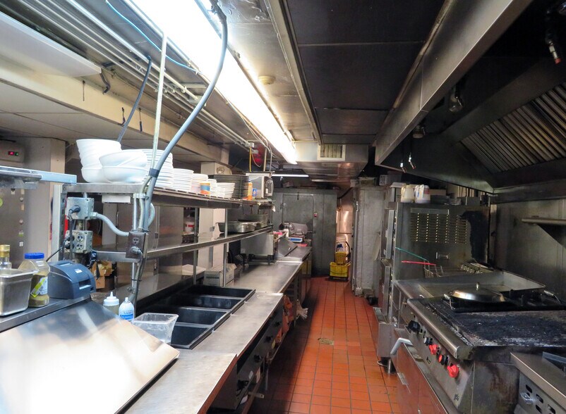 More Photos Of 606 N 2nd St, Harrisburg Restaurant For Sale