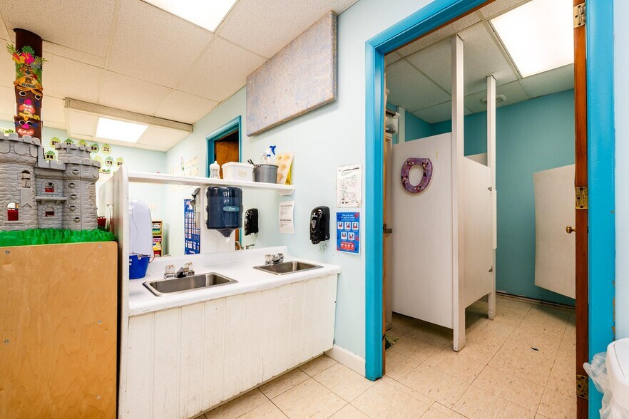More Photos Of 3419 Hollywood Rd, Saint Joseph Daycare Center For Sale