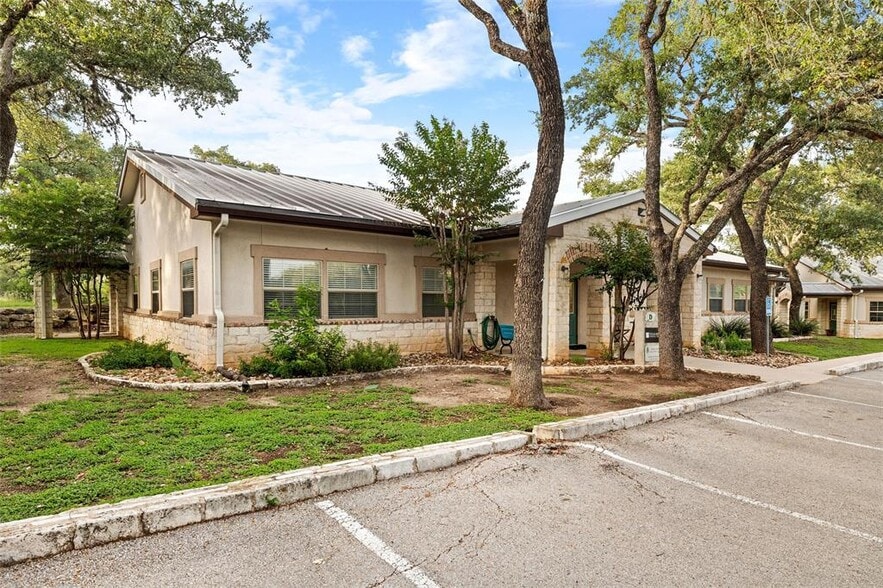 More Photos Of 800 W Highway 290, Dripping Springs Medical For Sale