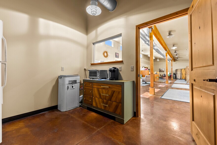 More Photos Of 911 19th Ave, Oroville Freestanding For Sale
