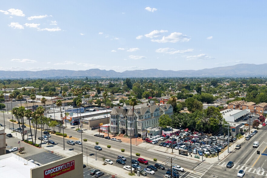 More Photos Of 19717-19725 Sherman Way, Canoga Park Office Residential For Sale