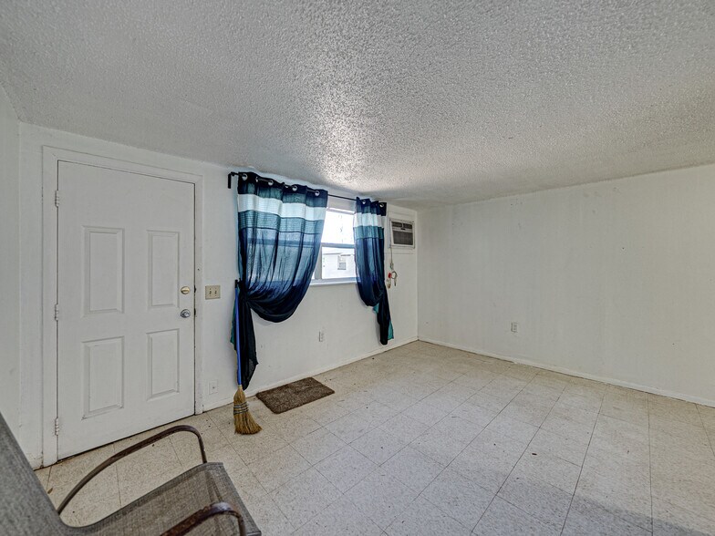 More Photos Of 38230 Roosevelt Ave, Dade City Apartments For Sale