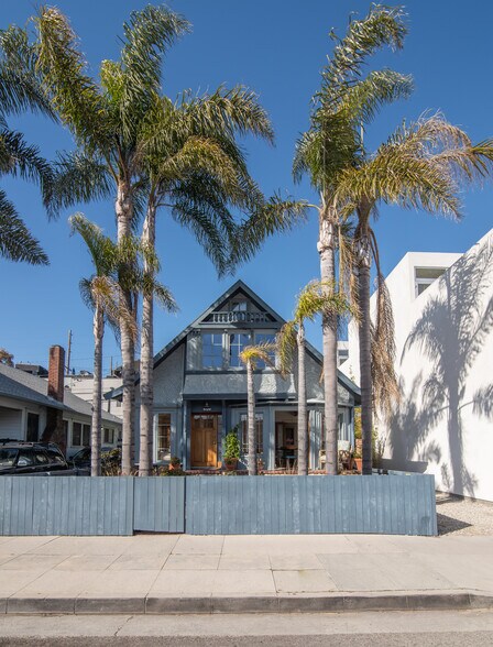 More Photos Of 1117 Abbot Kinney Blvd, Venice Loft Creative Space For Lease