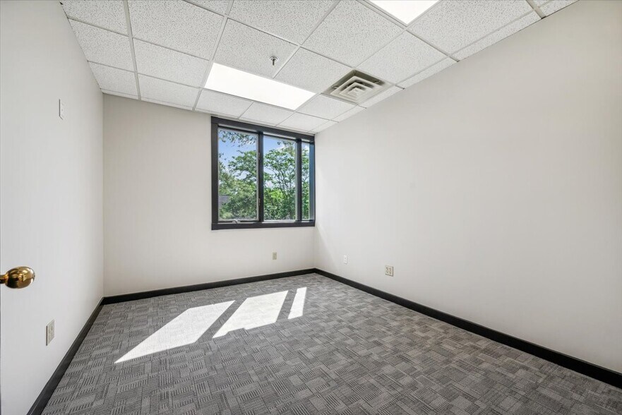 More Photos Of 775 Mountain Blvd, Watchung Office For Lease