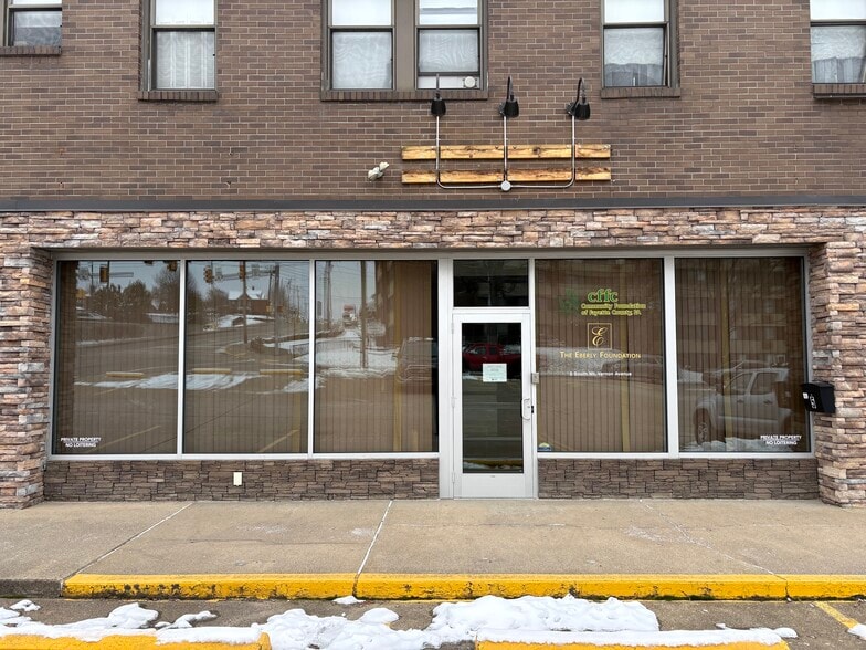 More Photos Of 1-7 S Mount Vernon Ave, Uniontown Office For Lease