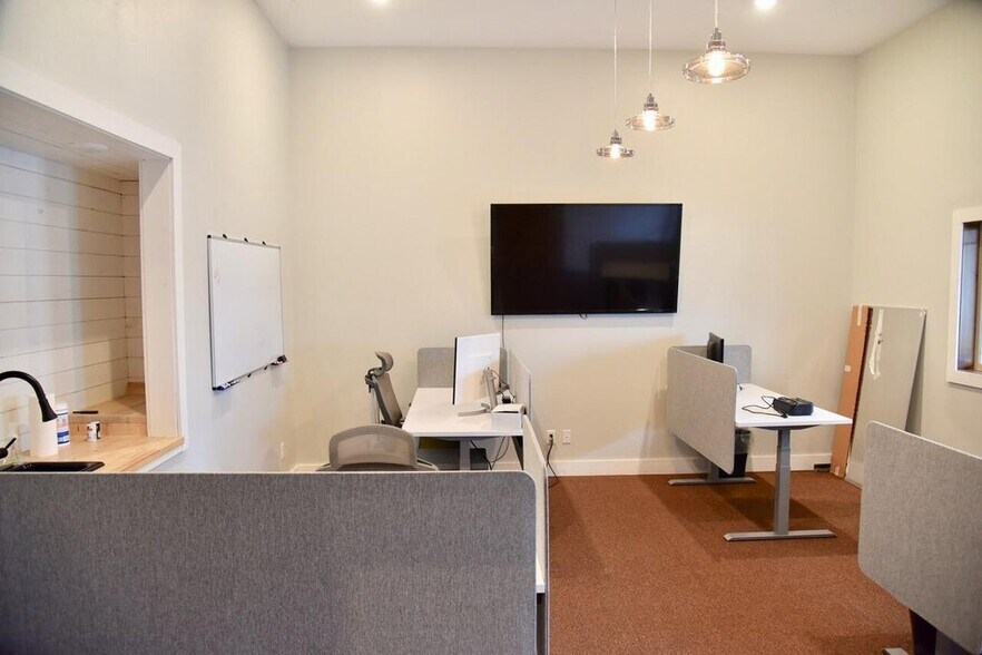 More Photos Of 102 E 6th Ave, Fort Pierre Office For Sale