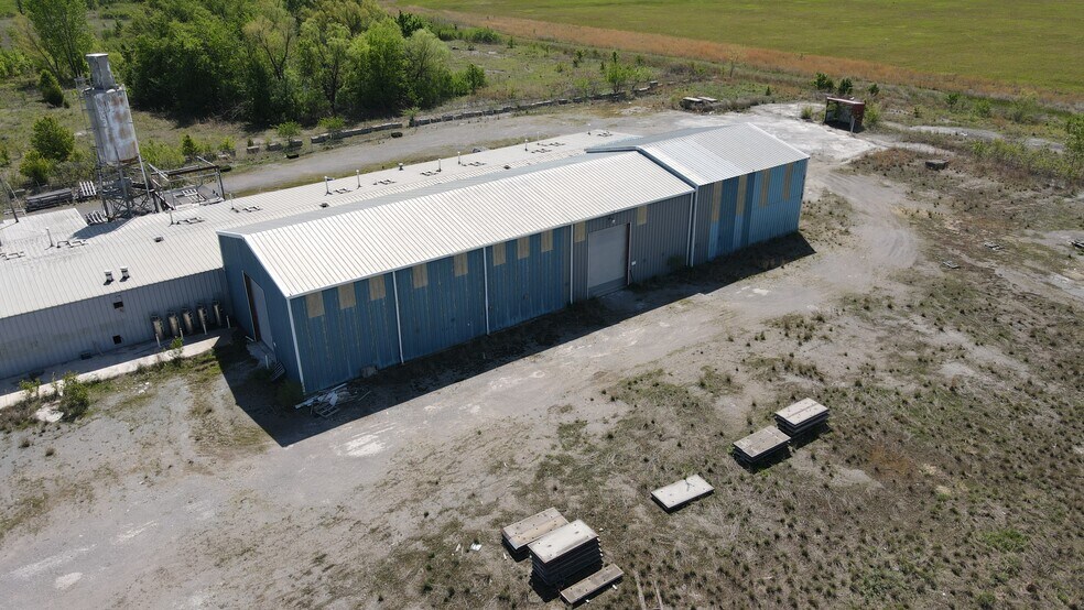 More Photos Of 611 Azalea Dr, Muskogee Warehouse For Sale