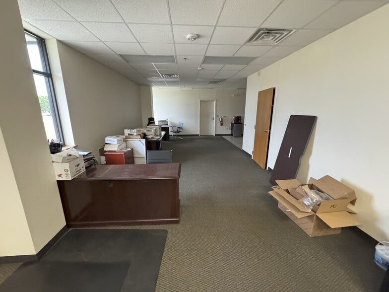 More Photos Of 4901 Esco Dr, Fort Worth Manufacturing For Lease