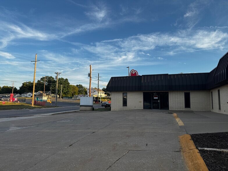 More Photos Of 506 N Maguire St, Warrensburg Office For Lease