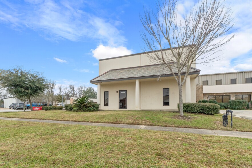 More Photos Of 6768 Complex Dr, Baton Rouge Industrial For Lease
