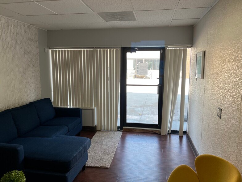 More Photos Of 1877 Orchard Lake Rd, Sylvan Lake Medical For Sale