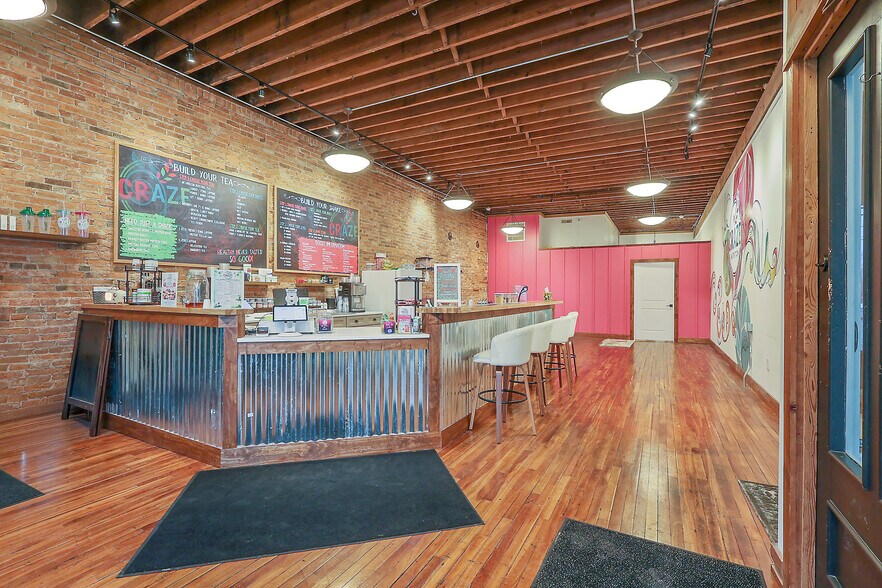 More Photos Of 8914 N Seneca St, Weedsport Freestanding For Sale