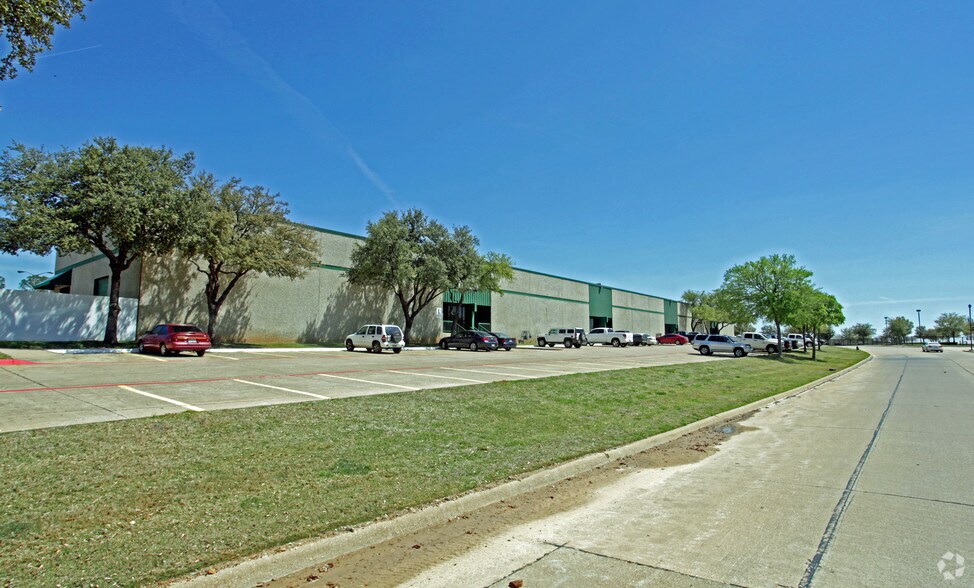 More Photos Of 3717 Commerce Pl, Bedford Distribution For Lease
