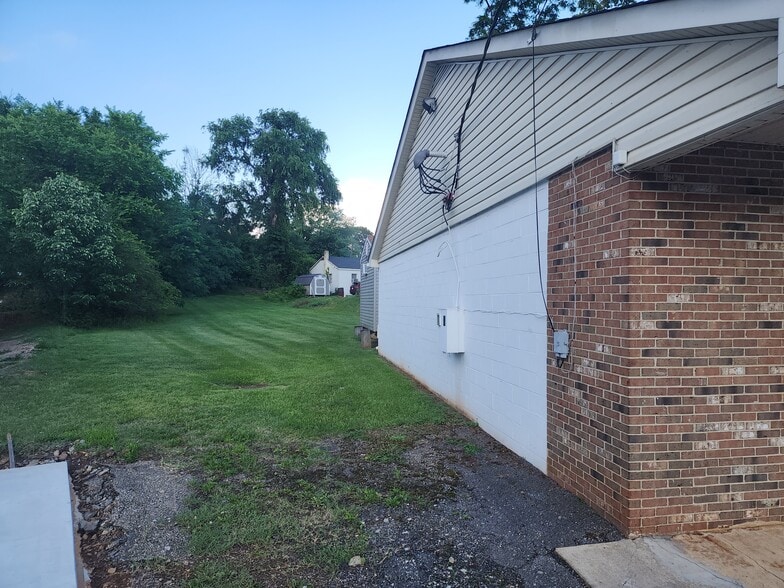 More Photos Of 3597 Amherst Hwy, Monroe Office For Sale