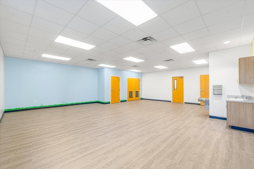 More Photos Of 481 Shores Blvd, Saint Augustine Daycare Center For Lease