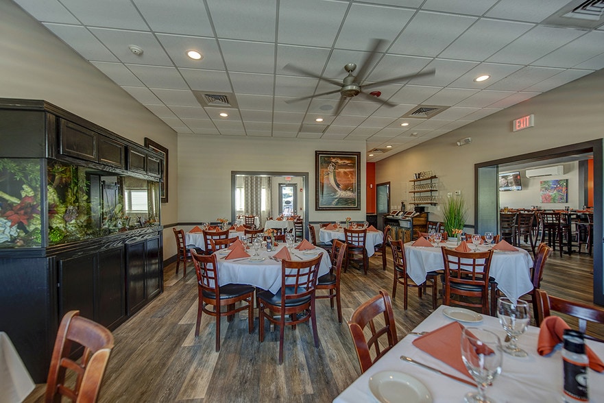 More Photos Of 514 NW Dixie Hwy, Stuart Restaurant For Sale