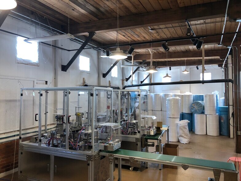 More Photos Of 43-45 Sturbridge Rd, Charlton Manufacturing For Lease