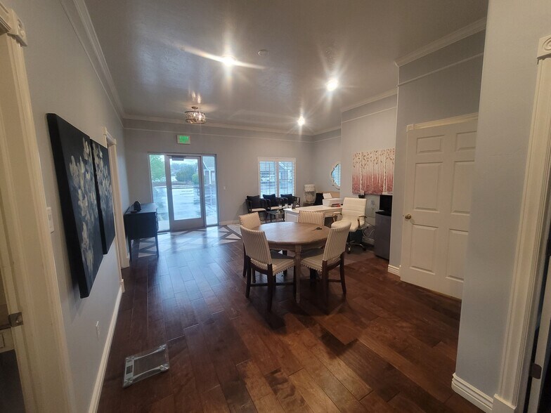 More Photos Of 579 W Center St, Pleasant Grove Medical For Lease