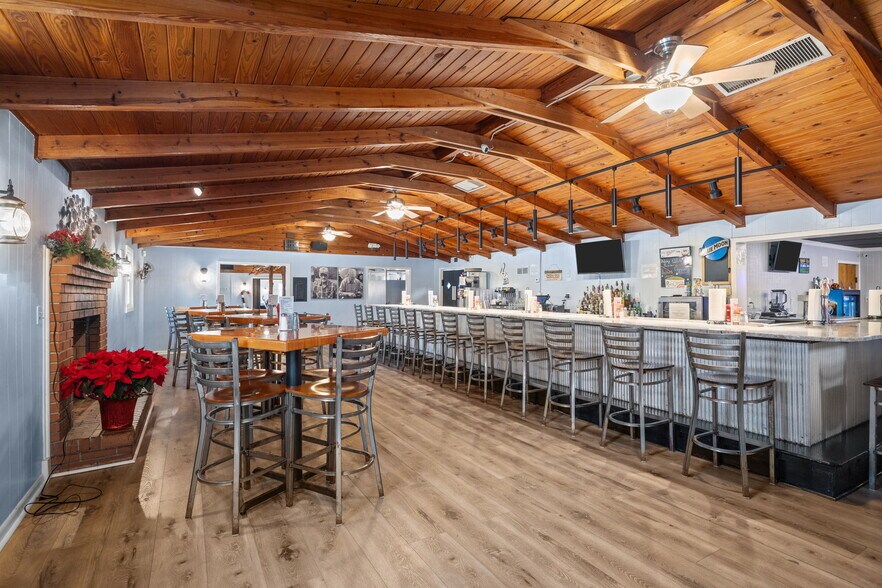 More Photos Of 2383 Hwy 58, Swansboro Restaurant For Sale