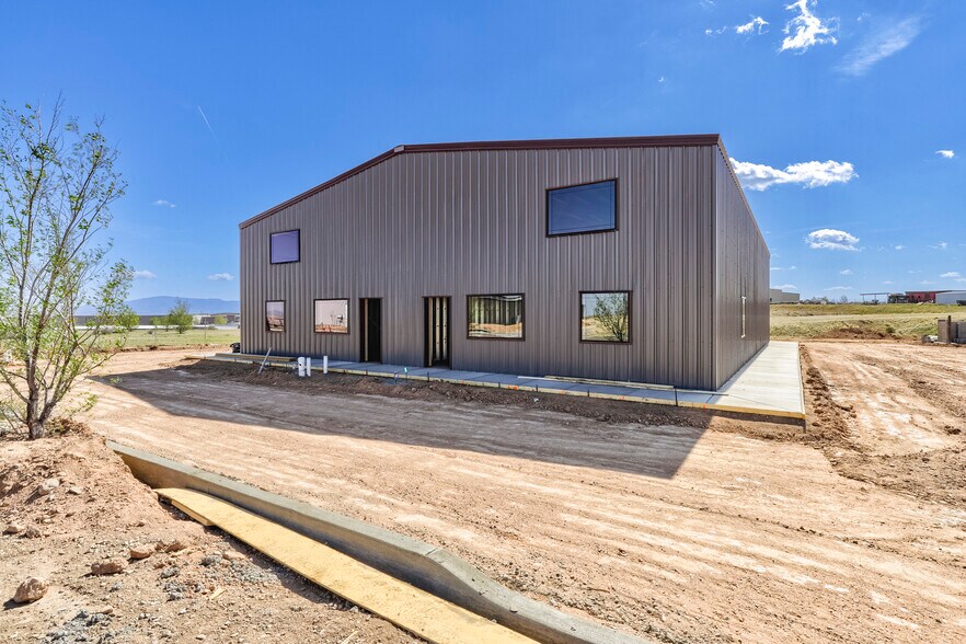 More Photos Of 2227 Cirrus dr, Prescott Industrial For Lease