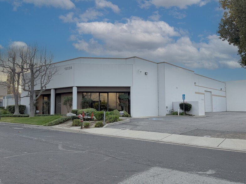 Primary Photo Of 12038 Hertz St, Moorpark Warehouse For Sale