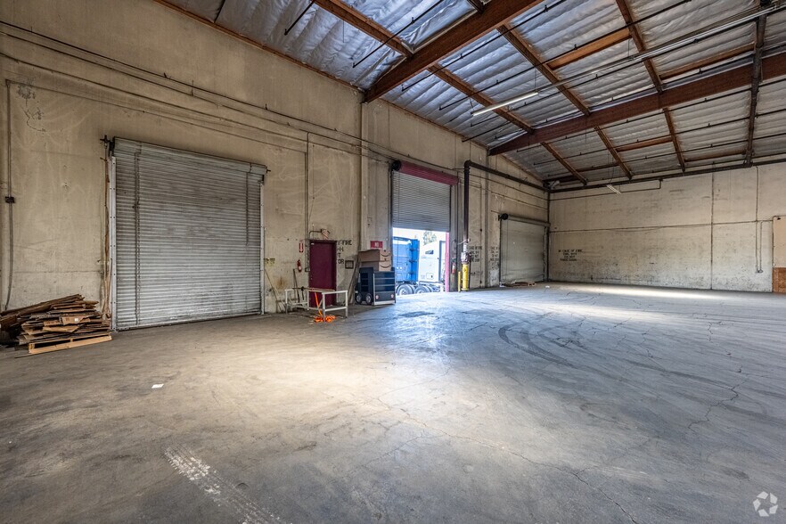 More Photos Of 18903 Anelo Ave, Carson Warehouse For Lease
