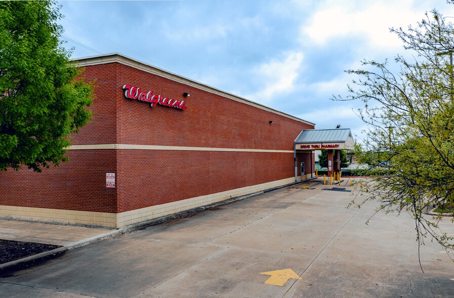 More Photos Of 3435 Lakeview Pky, Rowlett Drugstore For Sale