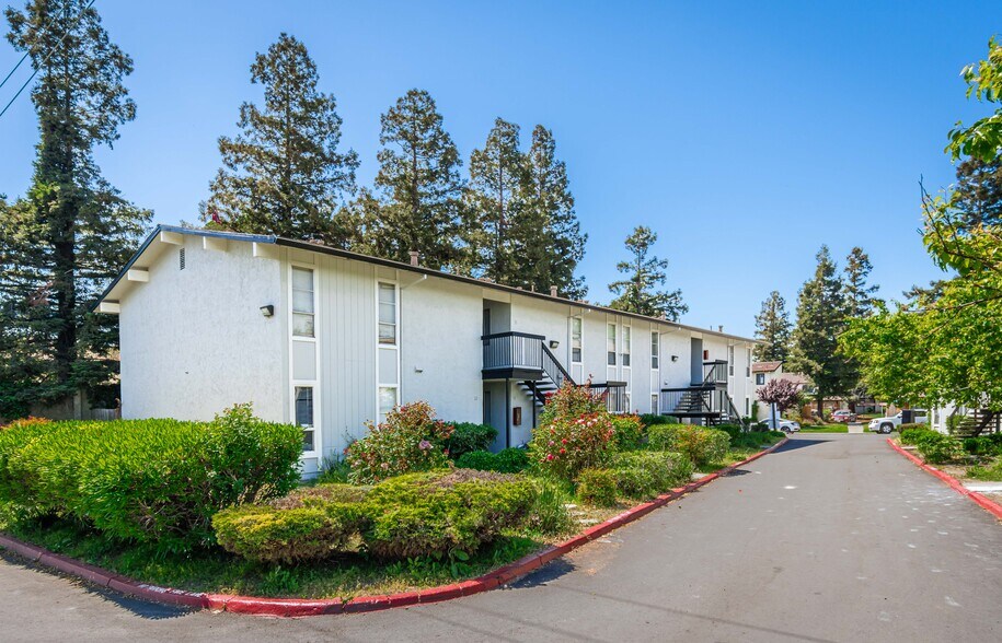 Primary Photo Of 1925 Grande Cir, Fairfield Apartments For Sale