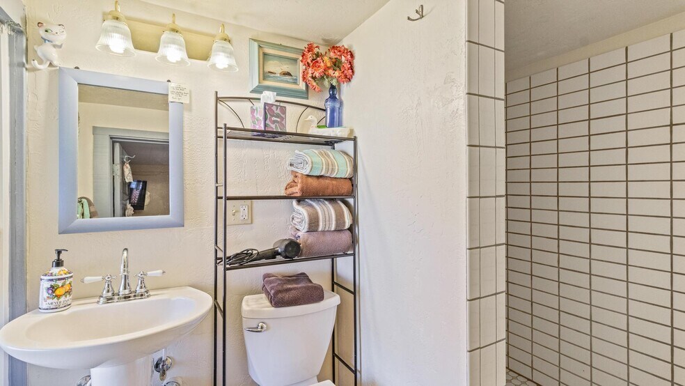 More Photos Of 295 N Main St, Glendale Hospitality For Sale