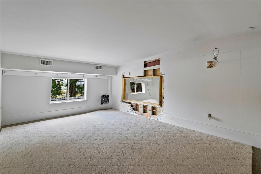 More Photos Of 1517 E 5th Ave, Tampa Office For Lease