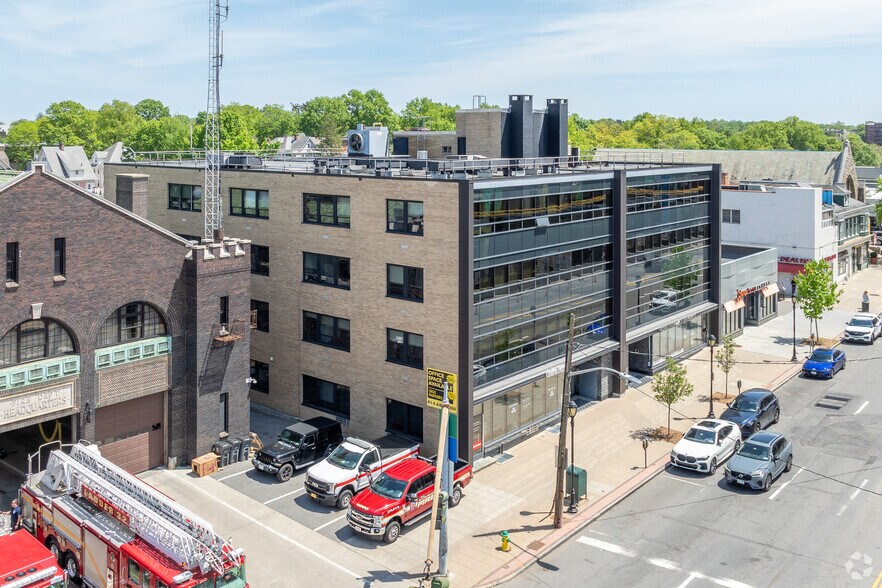 More Photos Of 235-237 Mamaroneck Ave, White Plains Office For Lease