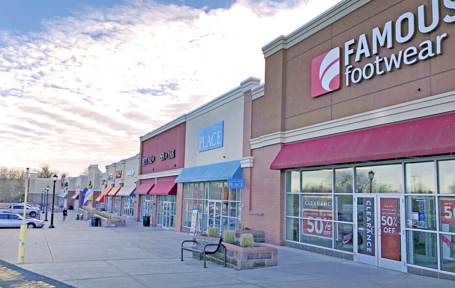 More Photos Of 475-507 Flatbush Ave, Hartford Unknown For Lease