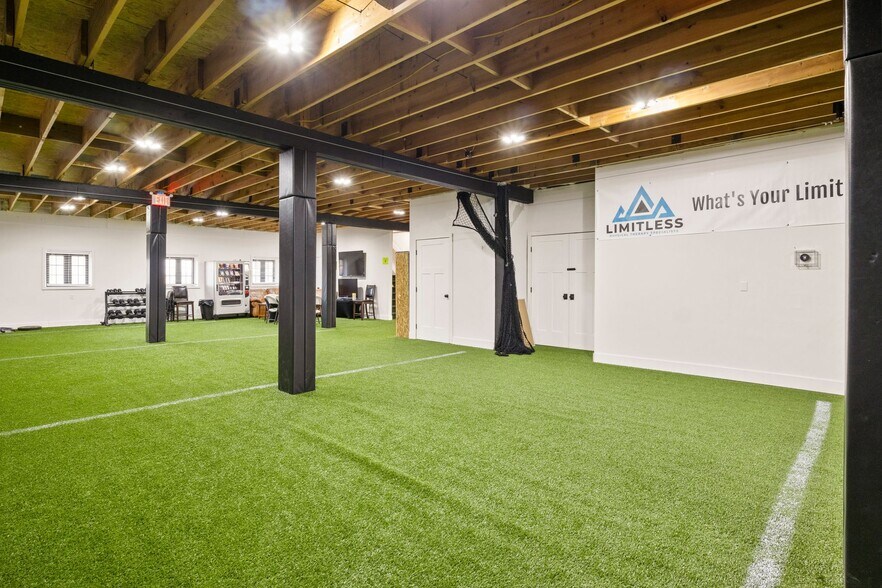 More Photos Of 248R NY-31, Macedon Sports And Entertainment For Sale