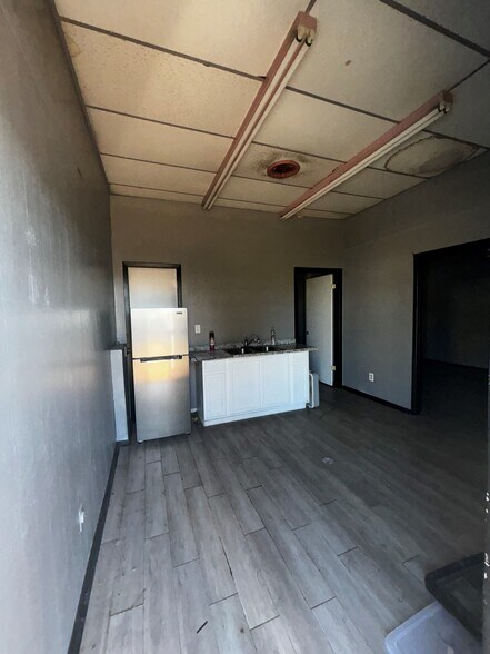 More Photos Of 368 A SH 75 N, Huntsville Freestanding For Lease