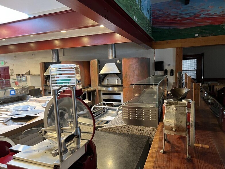 More Photos Of 281 Fernbridge Dr, Fortuna Restaurant For Sale