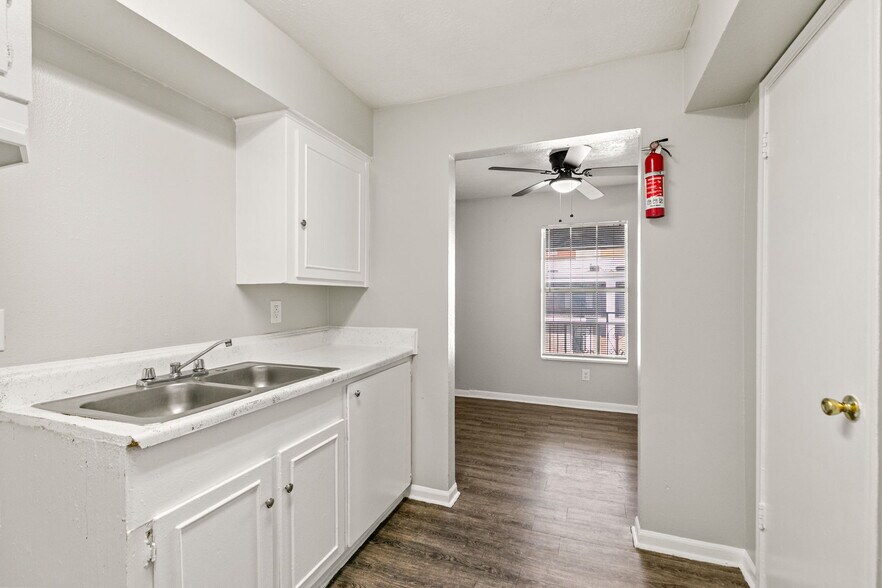 More Photos Of 8800 Gulf Fwy, Houston Apartments For Sale