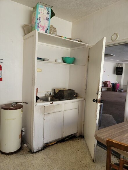 More Photos Of 2812-2816 Havenscourt Blvd, Oakland Storefront Retail Residential For Sale