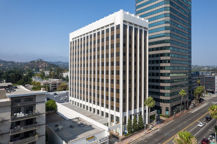 Primary Photo Of 15250 Ventura Blvd, Sherman Oaks Office For Lease