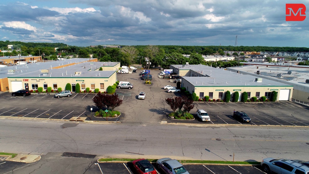 More Photos Of 14-38 East Mall, Plainview Warehouse For Lease