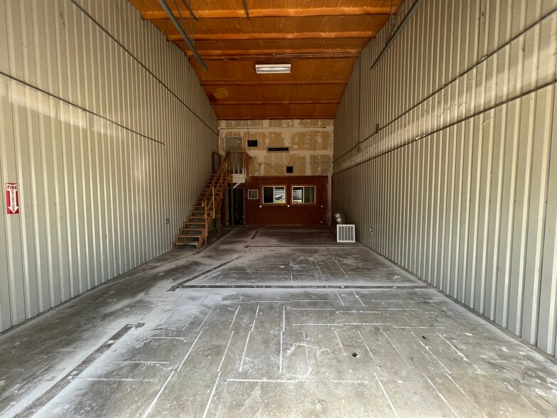 More Photos Of 2321 N Masch Branch Rd, Denton Warehouse For Lease