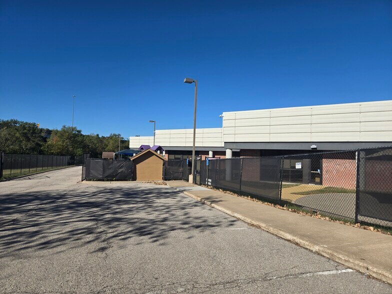 More Photos Of 10450 Hickman Mills Dr, Kansas City Daycare Center For Sale