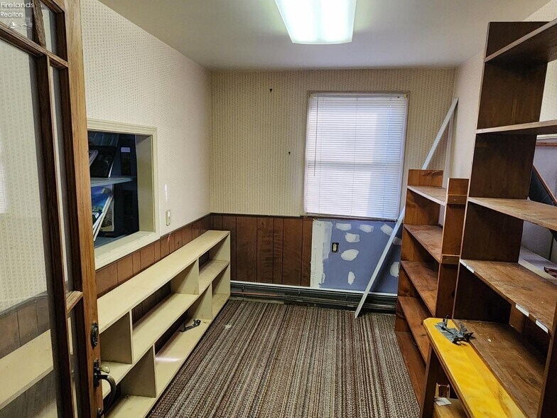 More Photos Of 1431 Hayes Ave, Sandusky Storefront Retail Office For Sale