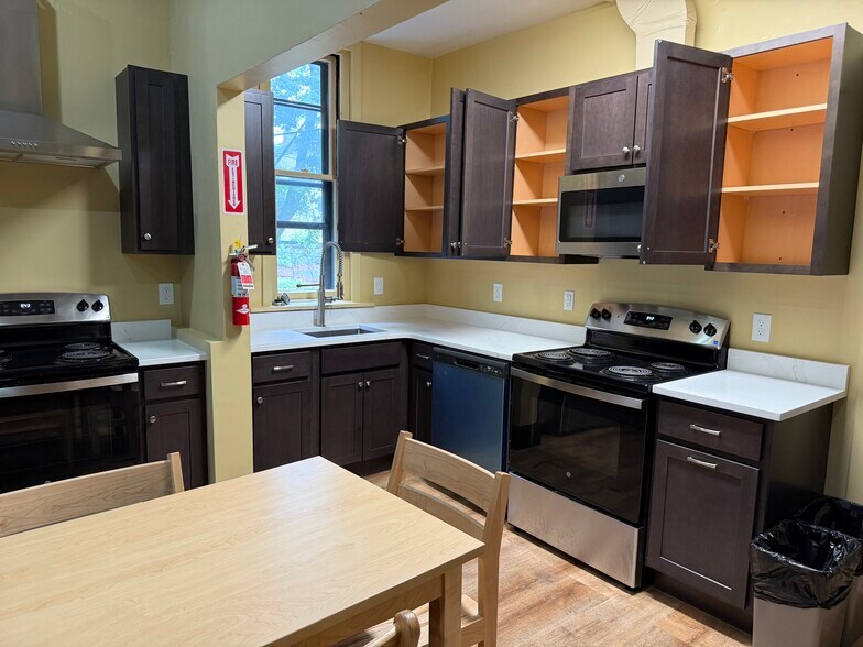 More Photos Of 16 Claremont St, Worcester Specialty For Sale