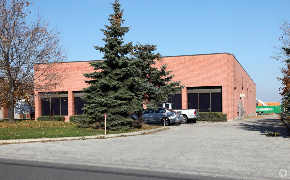 More Photos Of 41 Delta Park Blvd, Brampton Manufacturing For Lease