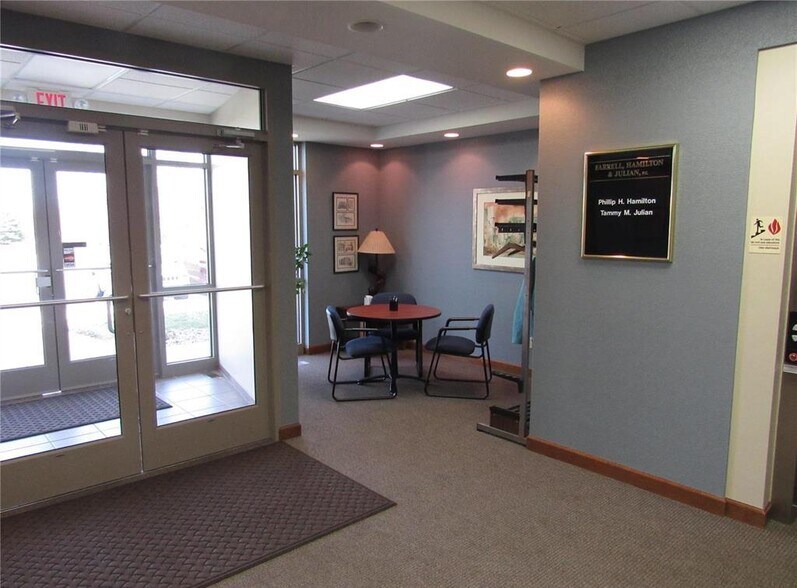 More Photos Of 1305 Dadrian Professional Park, Godfrey Office For Lease
