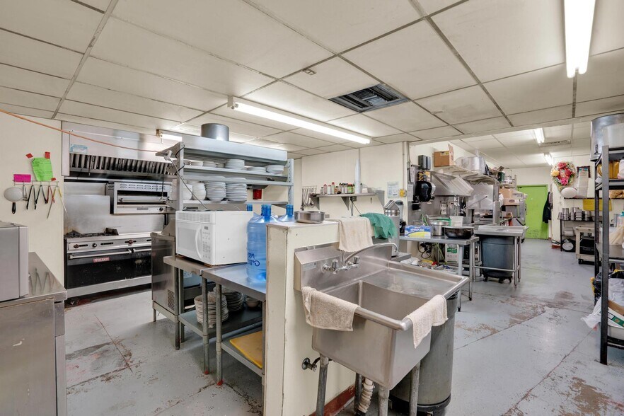 More Photos Of 4525 S Park Ave, Tucson Restaurant For Sale