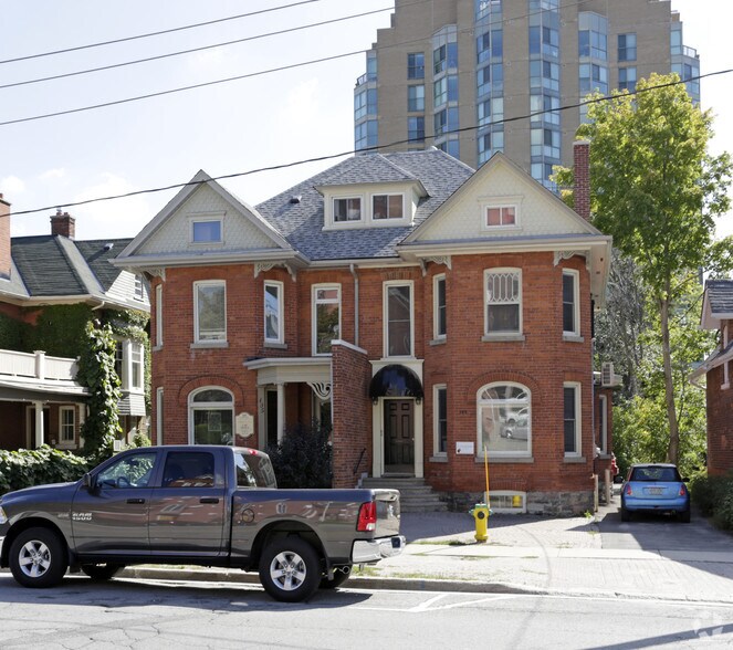 Primary Photo Of 103-105 Collier St, Barrie Office Residential For Lease